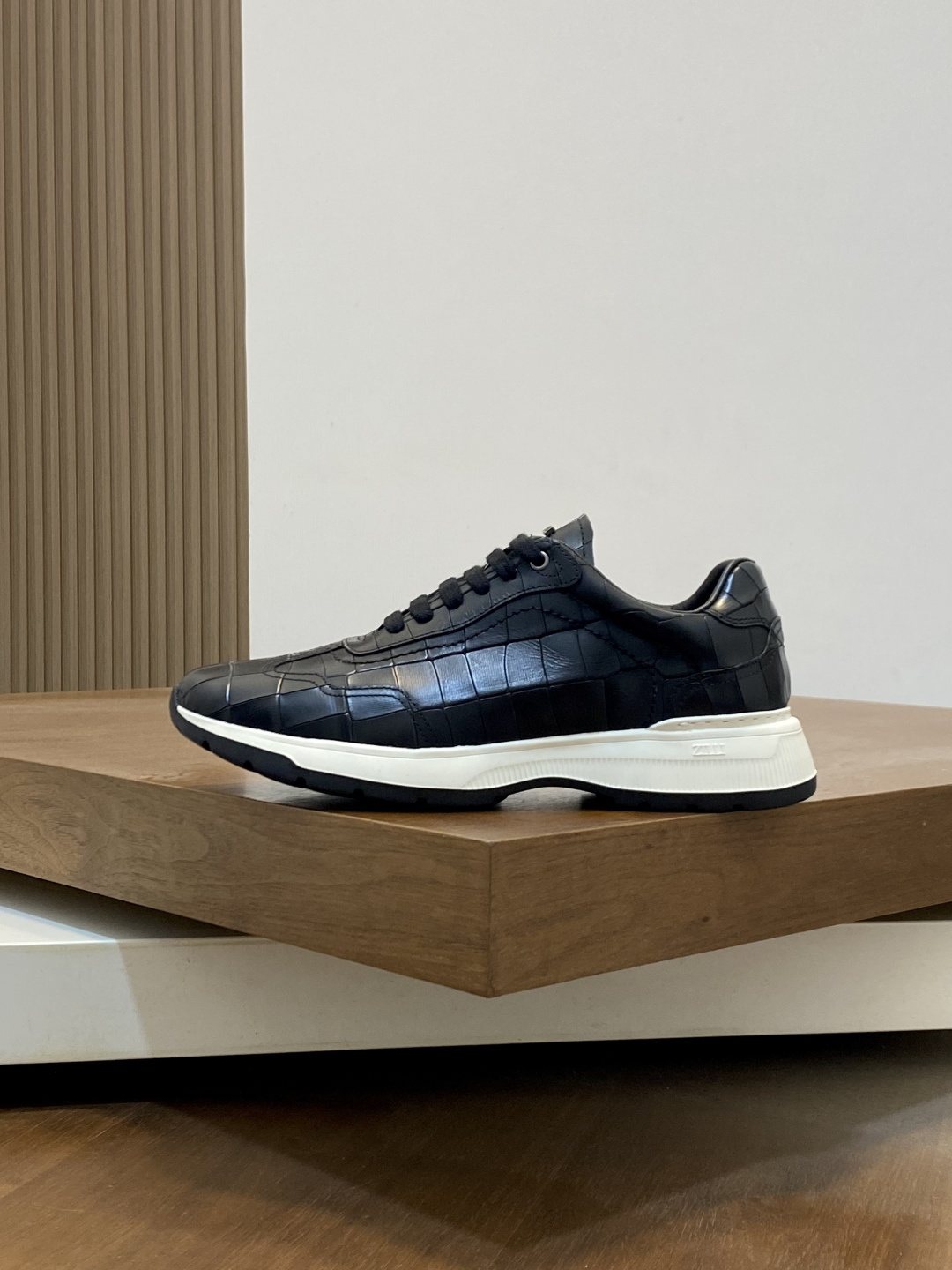 ZILLI Textured Low-Top Sneakers — front