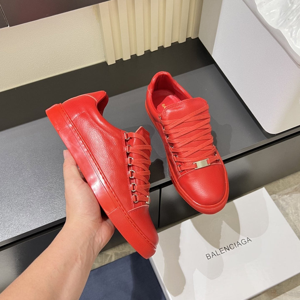 Balenciaga Metal-Bar Low-Top Sneakers — model